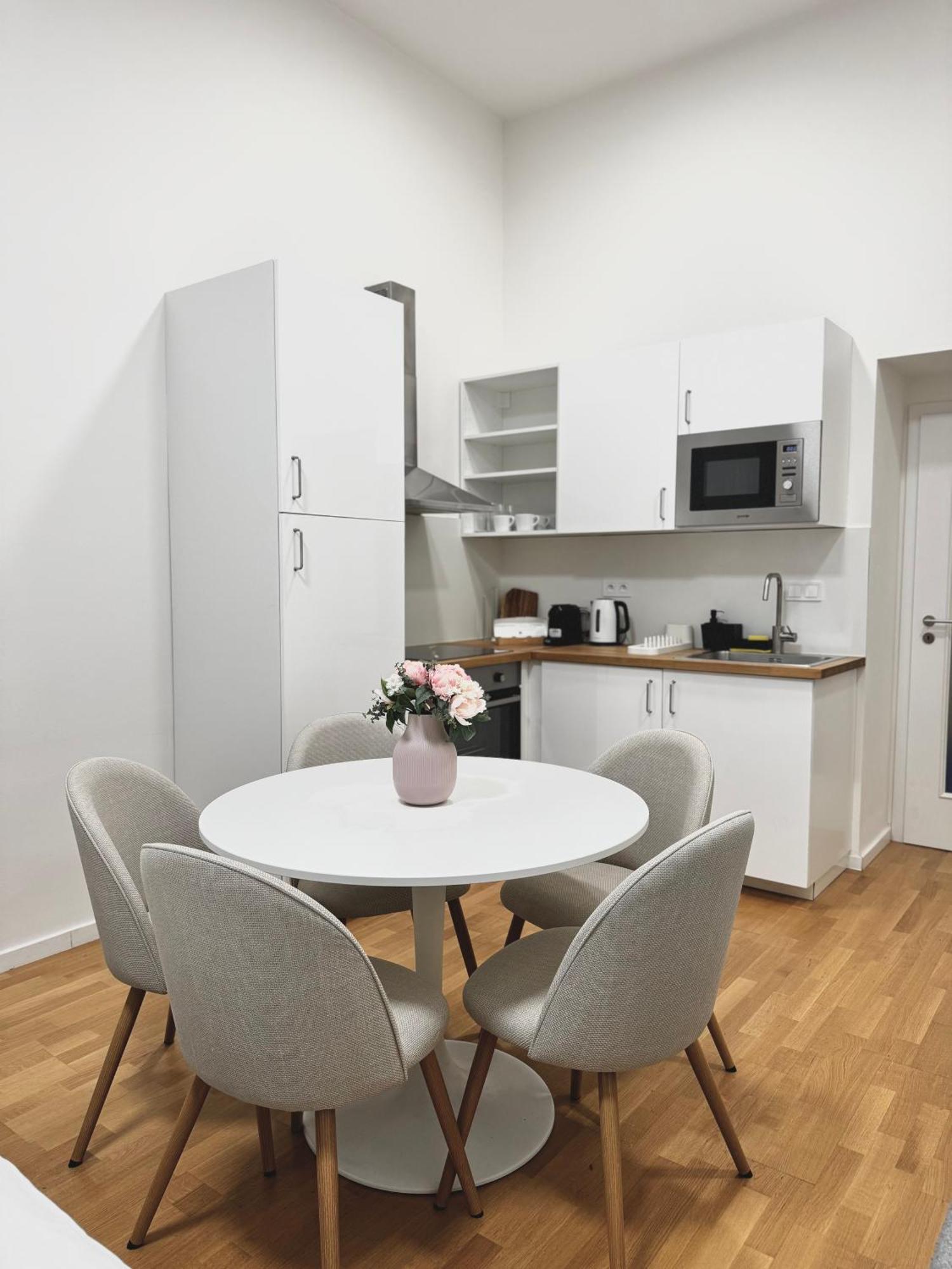 Newly At Muzeum Apartment Prag